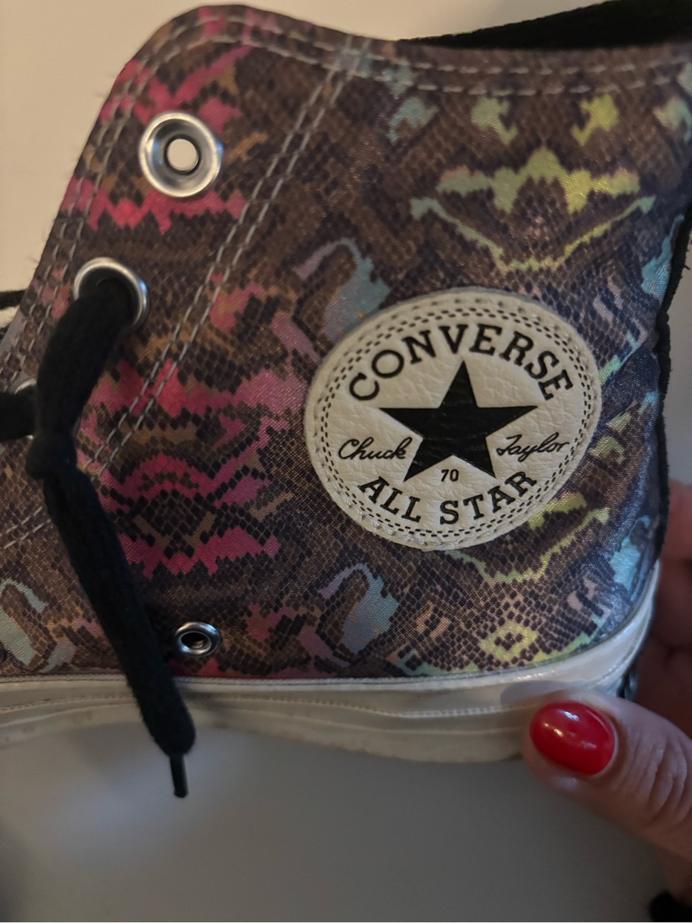 Converse High-Top Sneakers in Black with Multicolor Snake-Print Women’s Size 7.5 - Picture 4 of 10
